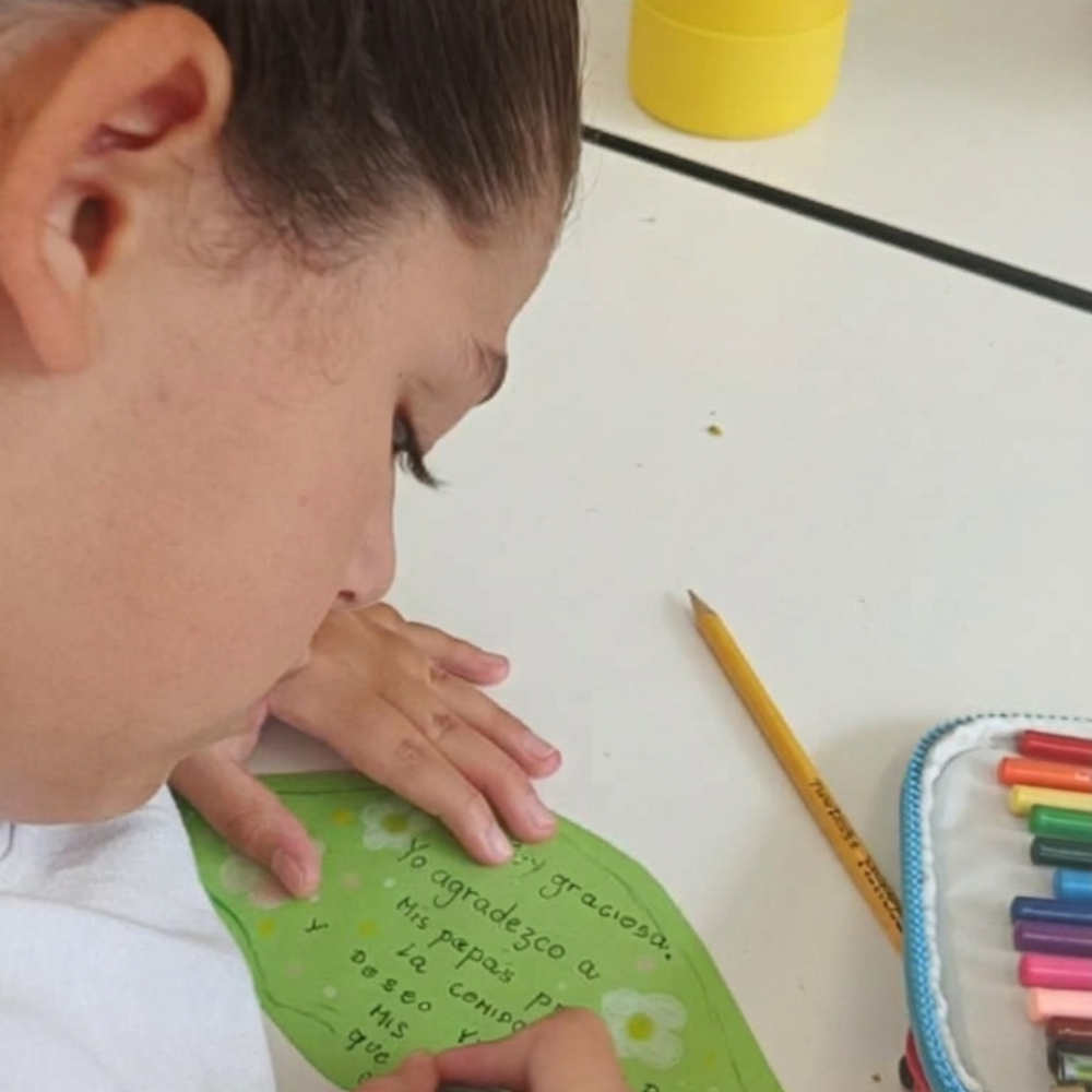 El Peñón dio la bienvenida al año escolar 2026-2027 Escribiendo los propósitos para el nuevo año escolar