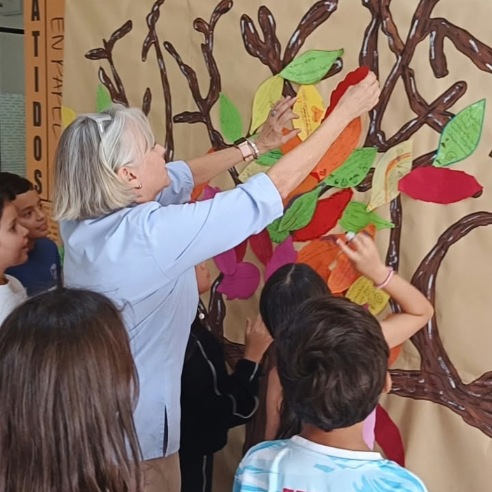 El Peñón dio la bienvenida al año escolar 2026-2027 El árbol de los propósitos para el nuevo año escolar